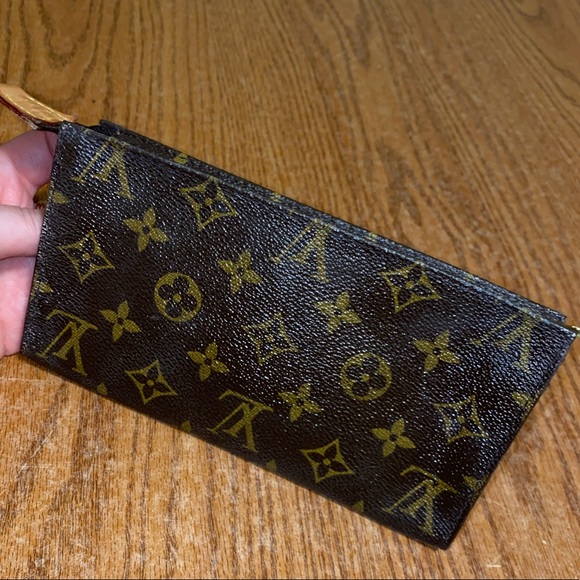 Louis Vuitton Bucket GM pouch! - Picture 2 of 14